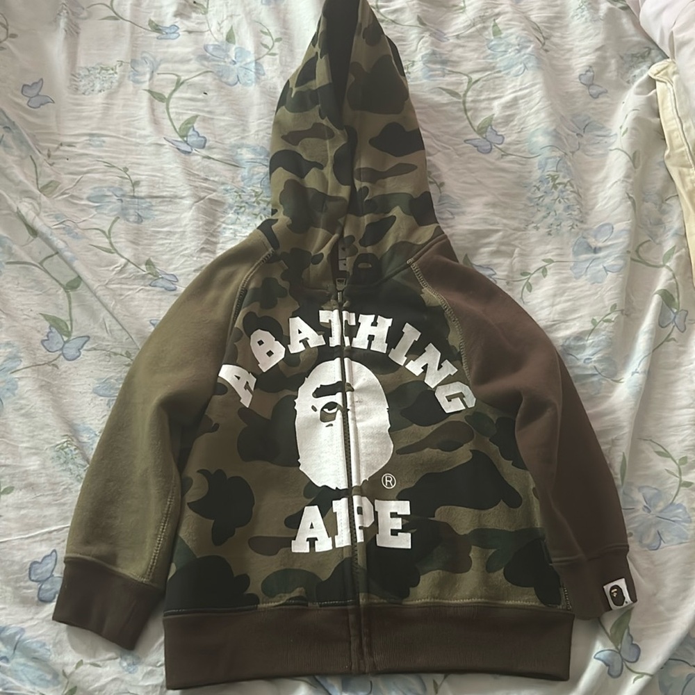 Unisex army green Bape sweater size 4t